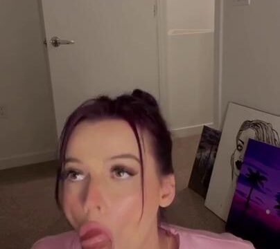 XoSarahx Sucking Dick Video Leaked