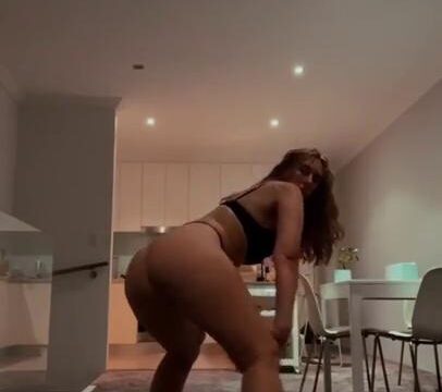 Elle Twerk Onlyfans Nude Black Thong Video Leaked