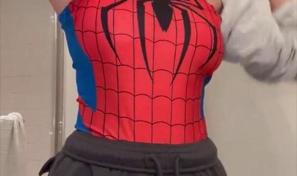 Sophieraiin Spider Girl Topless Tease Video Leaked